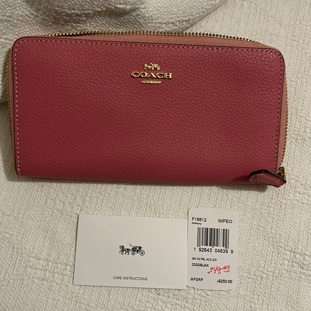 COACH - pebbled, leather accordion wallet- F16612 - NWT - Picture 7 of 8